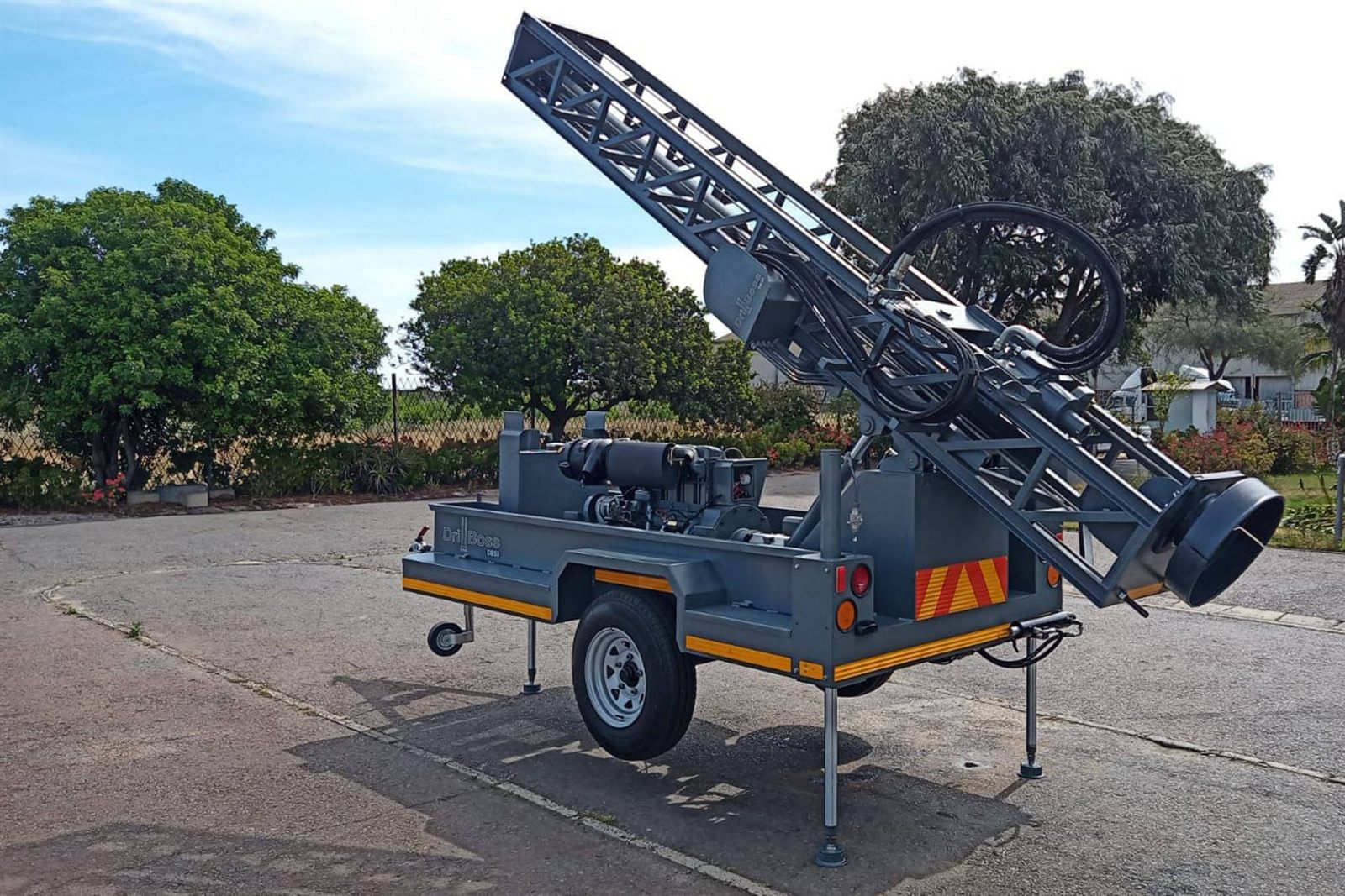 CA Wellpoints borehole drilling rig ready for deployment